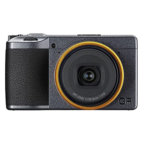 RICOH GRIII Street Edition Kit - Compatta APS-C con 28mm F2.8